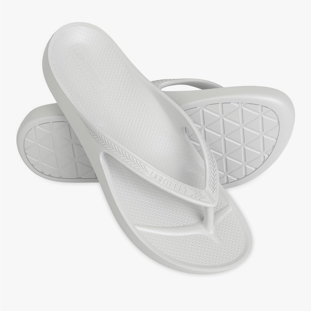Light feet flip flops like Archie’s